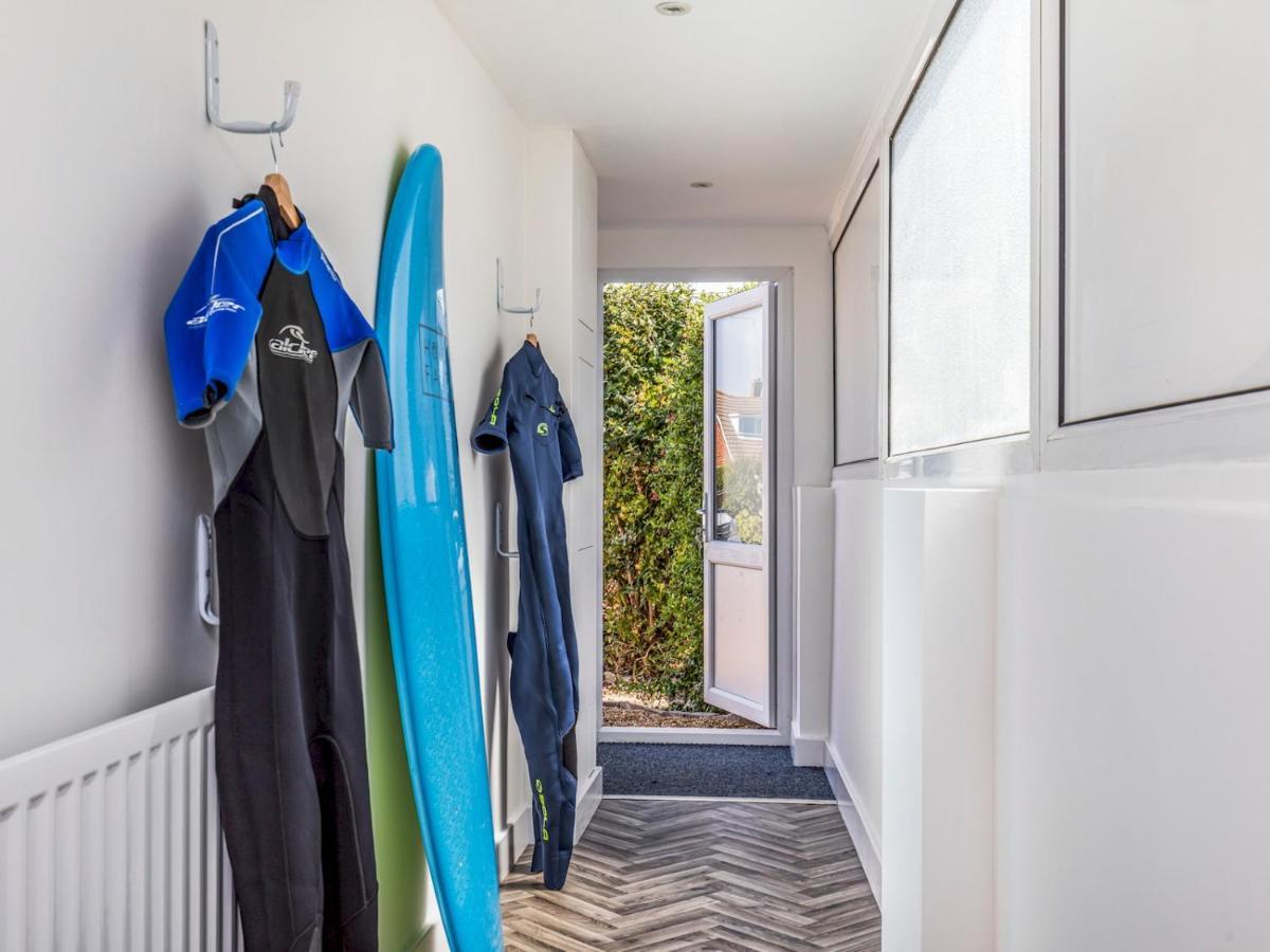 Pass The Keys Charming Chalet A Stones Throw From The Beach Чичестер Экстерьер фото